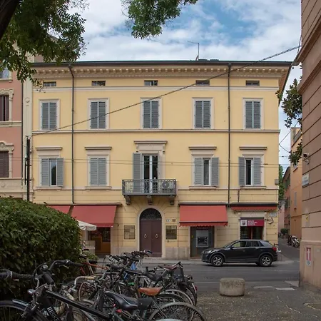 Tribunali De Charme *