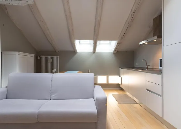 Tribunali De Charme بولونيا